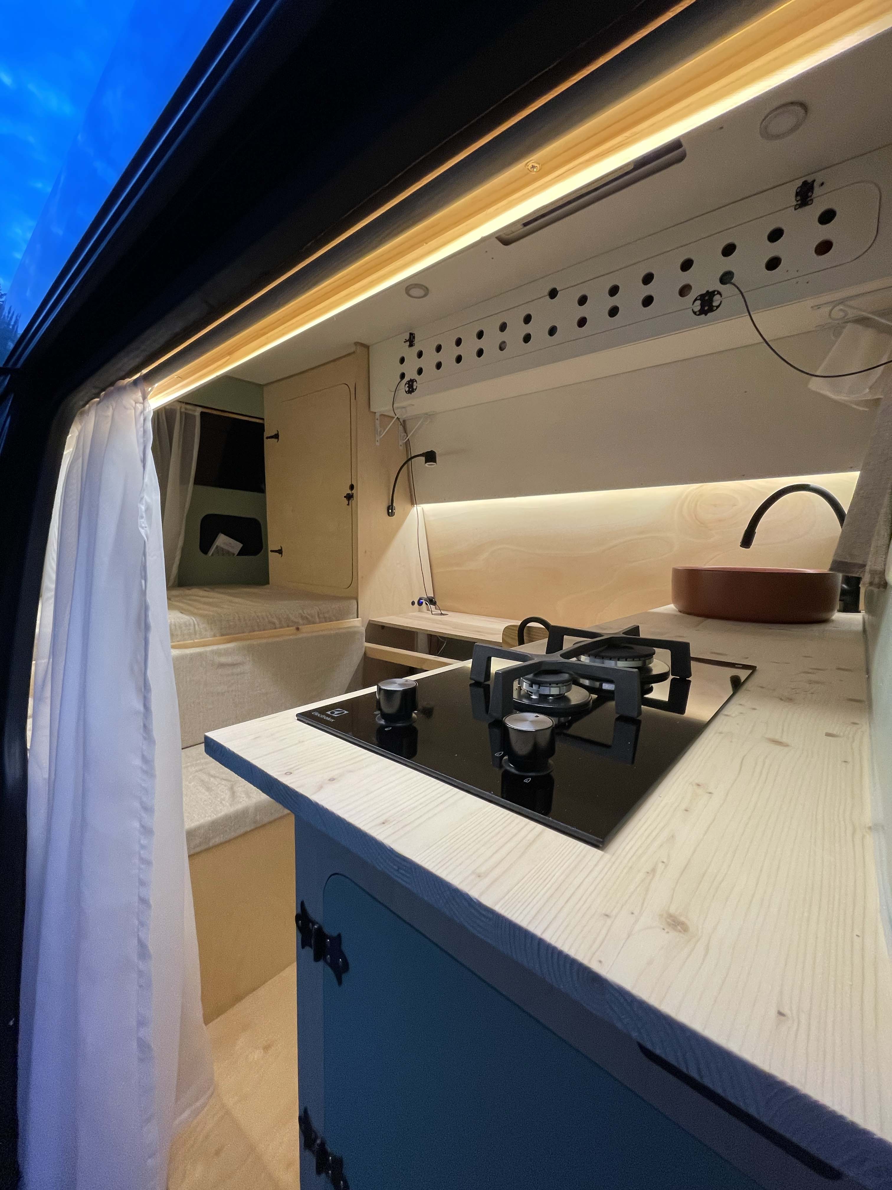 Automobilio perdirbimas į namelį ant ratų